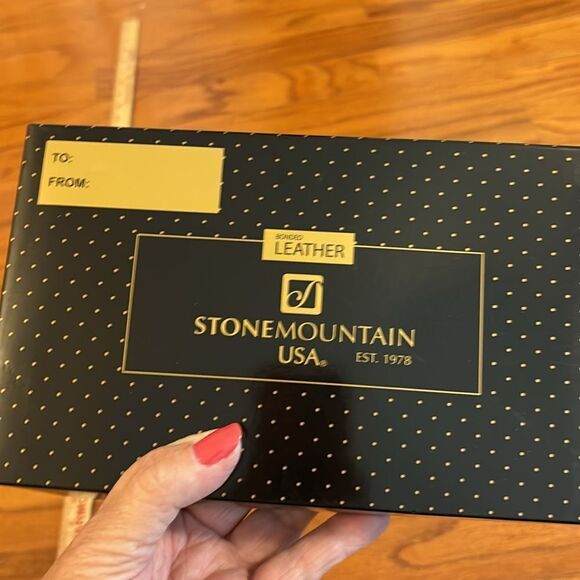 Stone Mountain Cornwall phone wristlet red.  NWT - Picture 10 of 10